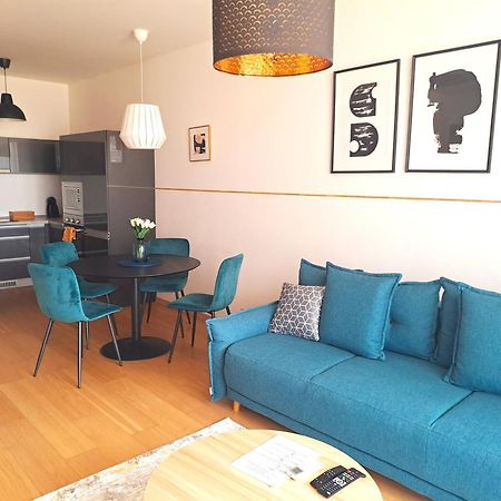 Stylish Getaway In Prime Bratislava Location - By The Danube And Old Town Lejlighed Eksteriør billede